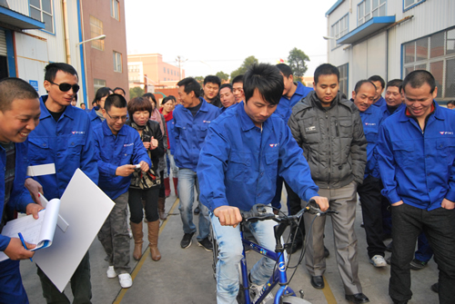 上海滬工閥門廠第二屆職工運(yùn)動(dòng)會(huì)自行車慢騎比賽(圖7)