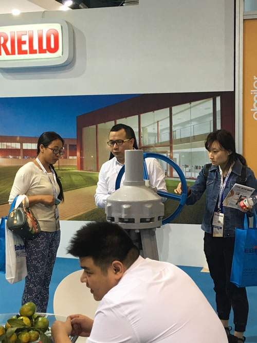 �ҹ�˾��չ 2016 �Ϻ���(gu��)�H���ᡢ偠t�������|(zh��)��չ���D4��