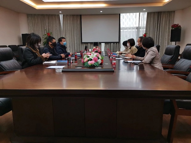 嘉定區(qū)工商聯(lián)副主席朱興、季虹一行走訪調(diào)研我司疫情防控和復(fù)工情況(圖2)