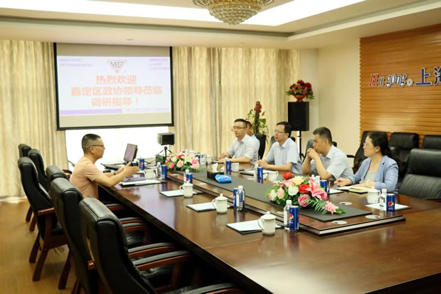 嘉定區(qū)政協(xié)主席沈華棣調(diào)研上海滬工閥門(mén)廠(圖2)